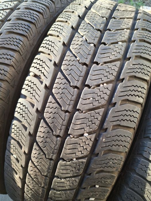 4 Anvelope  de iarnă 215 60 r17C Semperit