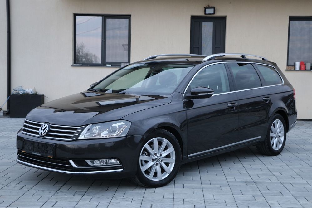 VW PASSAT 2.0TDI HIGHLINE 170cp DSG7 Bi-Xenon, Piele Nappa+Alcantara, Navi , Jante 17" 

Model 2012
Transmisie automată DSG 7
Capacitate cilindrică 19