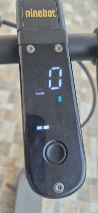 Vând URGENT Trotinetă NineBot G30 Max