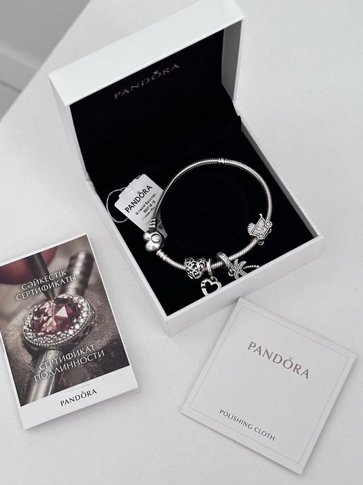 Браслет Pandora с шармами