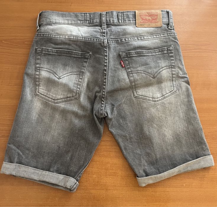 Blugi scurți Levis model 511