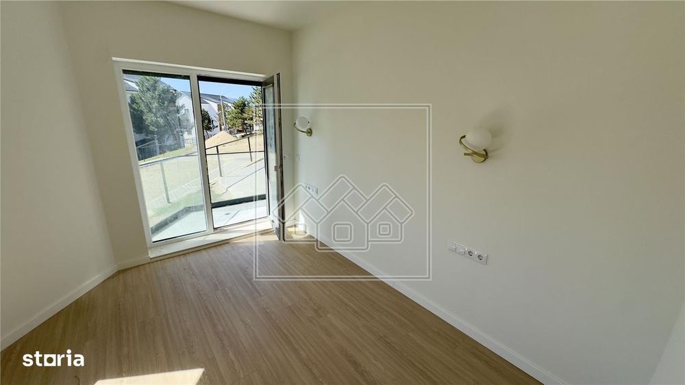 Apartament 2 camere, finisat la cheie, cu AC, jaluzele electrice si lo