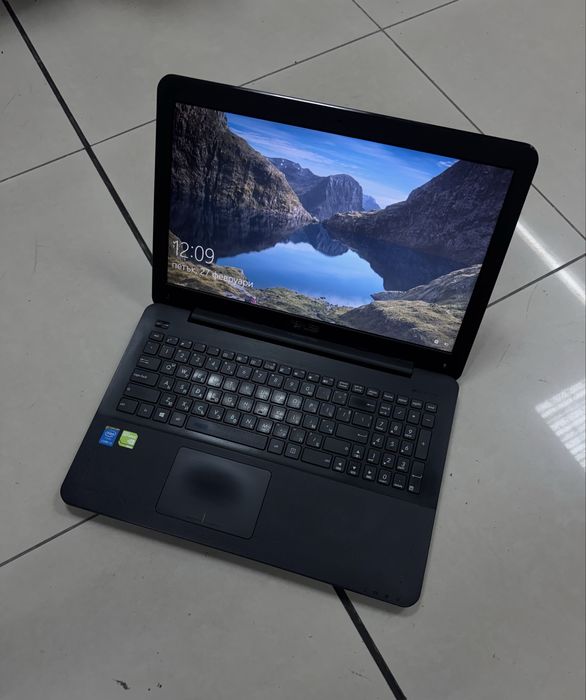 Лаптоп ASUS X555LJ i3