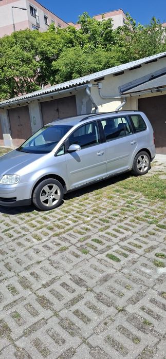 Vand autoturism Volkswagen Touran 2.0 diesel  7 locuri