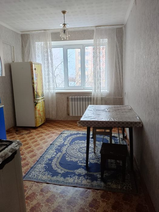 Продам квартиру полуторка 37 кв м.