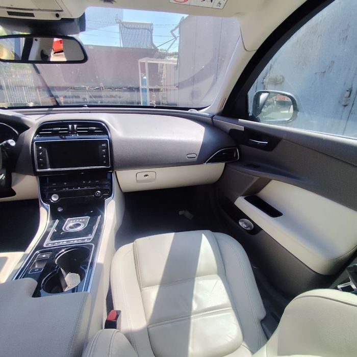 Dezmembrari  Jaguar XE (JA, X760)  2015  > 0000 2.0 D Motorina