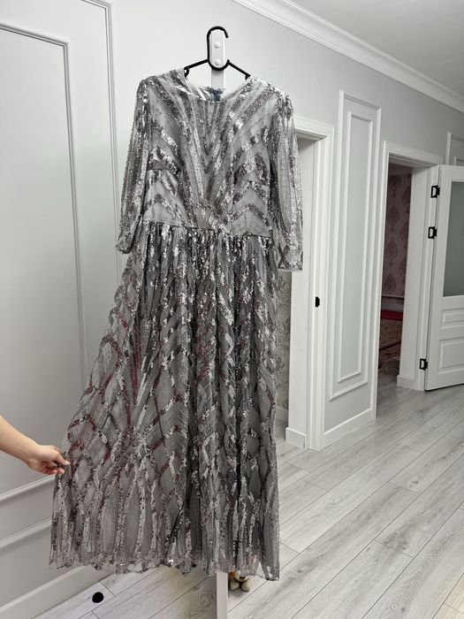 Продам вечерние платья