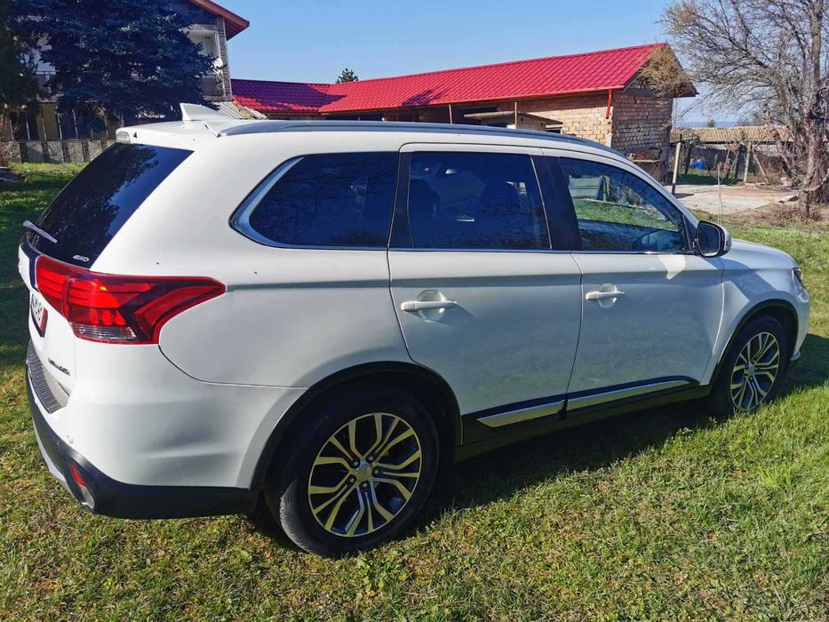 Mitsubishi Outlander 2.0i, газ, автомат, 2017, 4*4