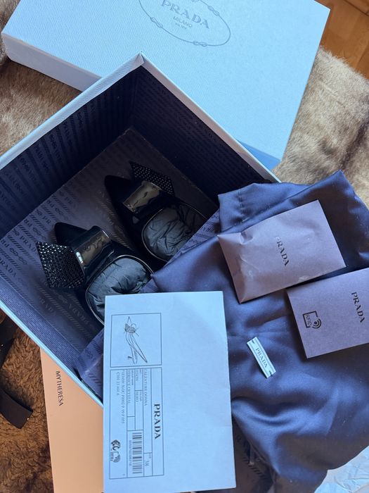 Обувки Prada (ест. кожа)