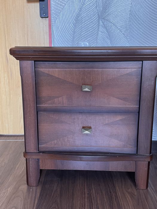 Шкаф и две тумбочки деревянные