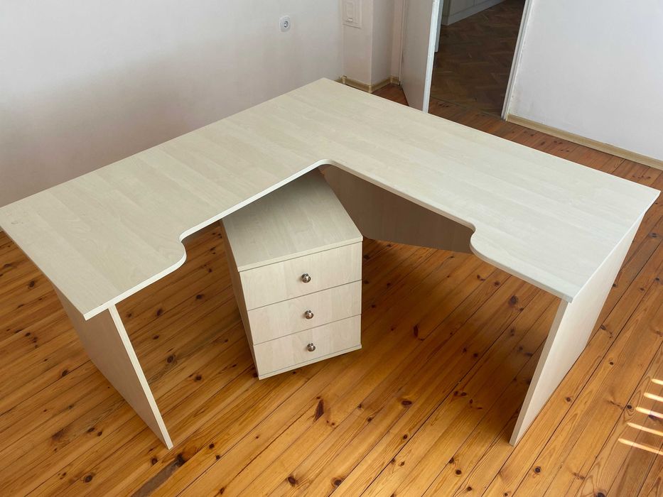 Офис мебели изключително запазени -20% при закупуване на всички