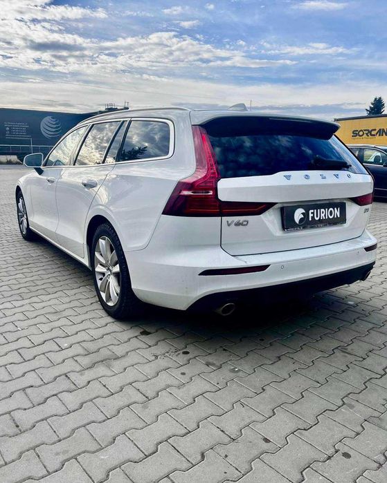 VOLVO V60 190HP 2019 *URGENT*