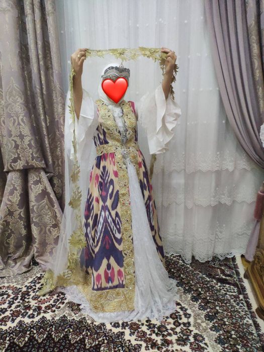 Ansanbl kelincha kiyimlar