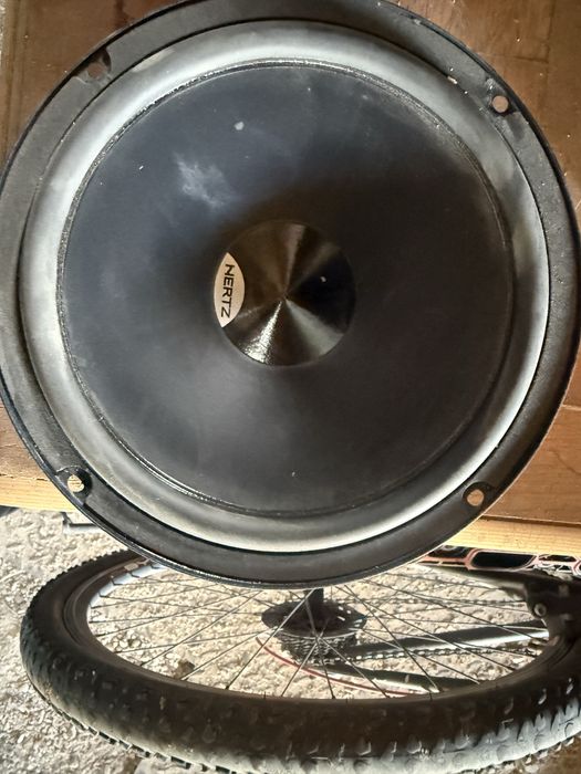 Тонколони HERTZ