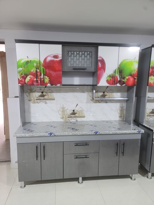 Oshxona mebel dastafkasi ichida