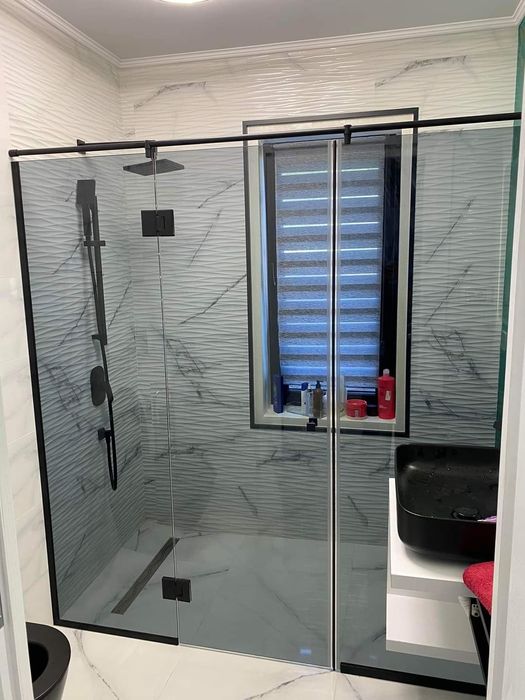 Compartimentari sticla securizata