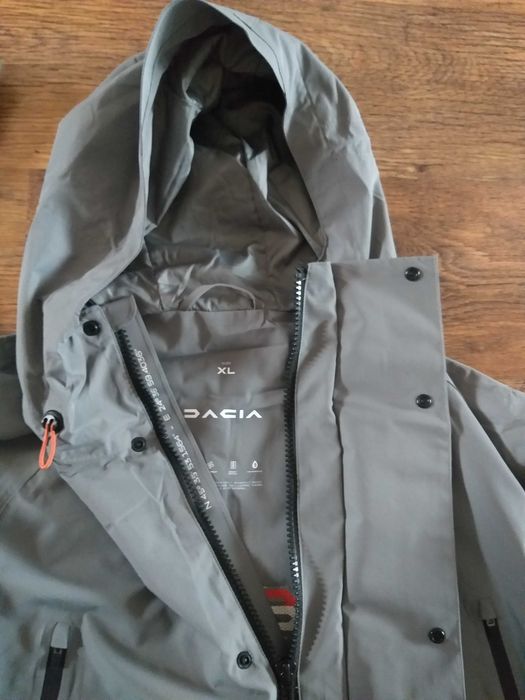 DACIA RAINCOAT - автомобилна рекламна мембрана НОВА БЕЗ ЕТИКЕТИ ХЛ