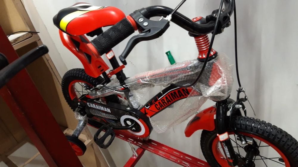 Bicicleta cu roata de 12 inch. Diverse culori. La bax. Noua!