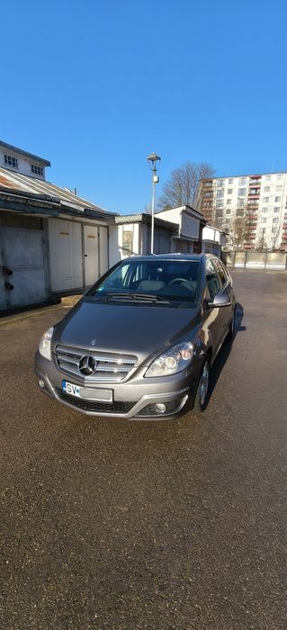 Mercedez Benz B180