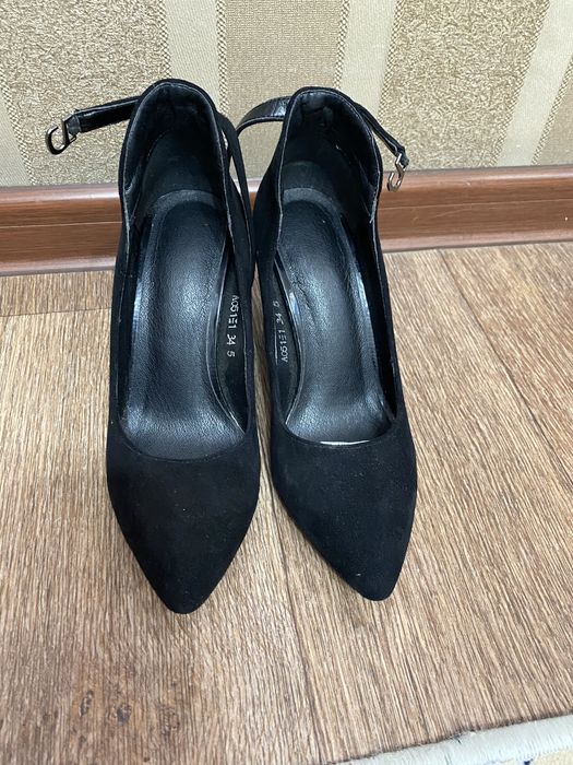 Замшевые туфли