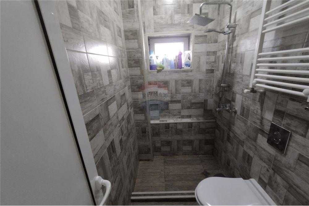 Продава се Тристаен апартамент в Шумен, Център - 74 кв.м за 1659 €/кв.м - Снимка #3