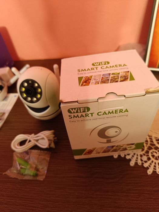 Cameră video,cu card de memorie de 32 GB,inclus