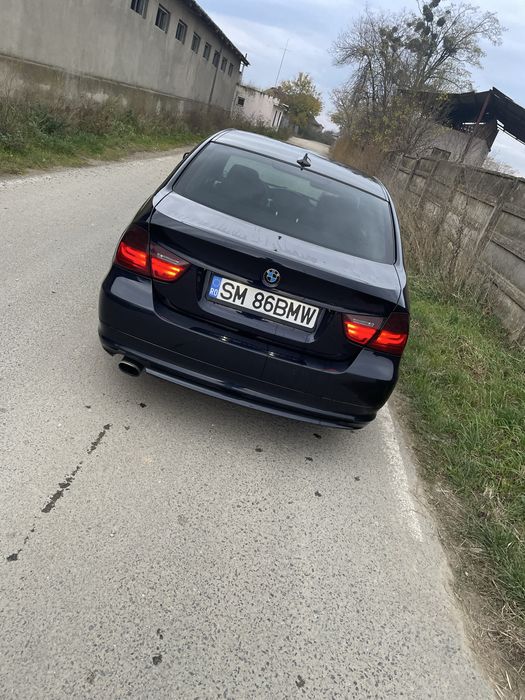 Vand sau schimb bmw e90 320D LCI