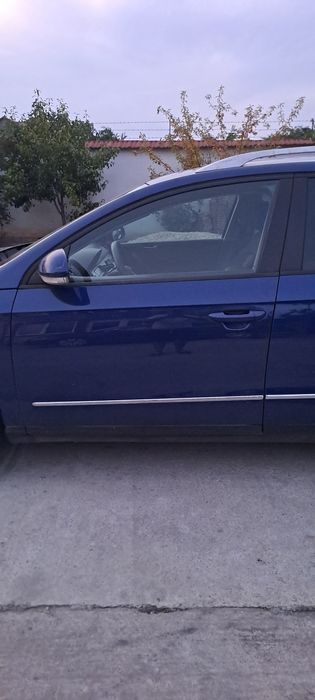 Vând usi stanga fata st spate vw Passat B6 break LC5E in stare foarte buna
