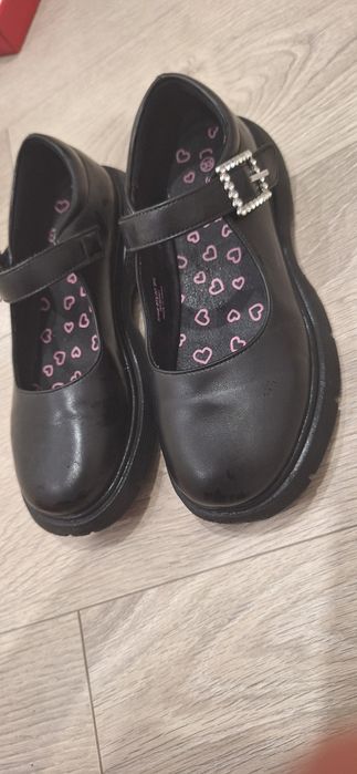 Продам лоферы на девочку