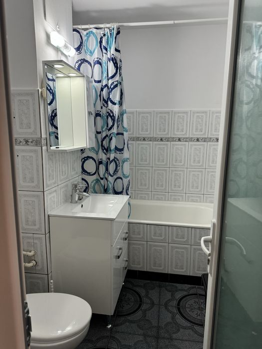 Inchiriez apartament