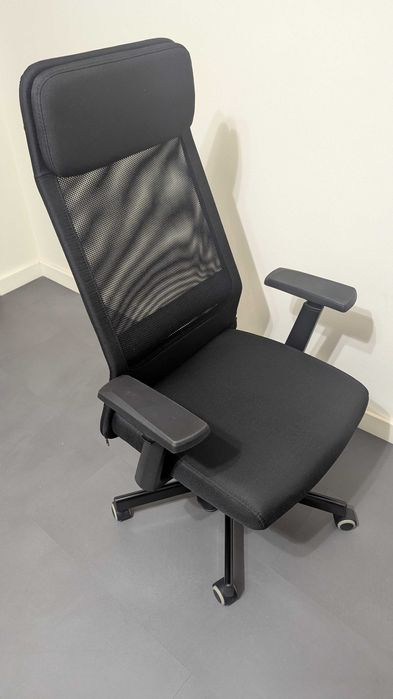 Офисное компьютерное кресло