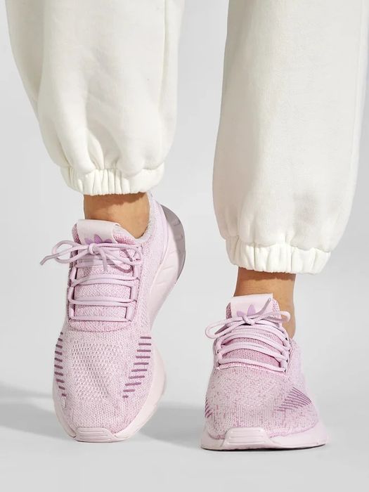 Розови маратонки Адидас