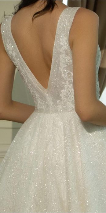 Vând rochie de mireasă, mărimea M ( 38-40), realizată din dantela