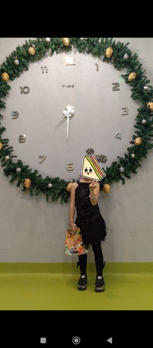 Шикарное фирменное платье на девочку