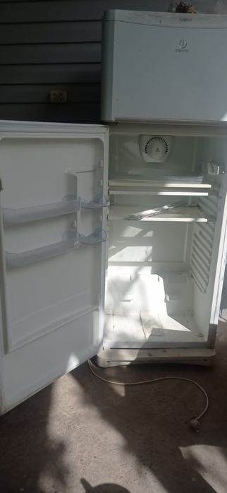 Холодильник  Indesit TEAA 5 graffiti