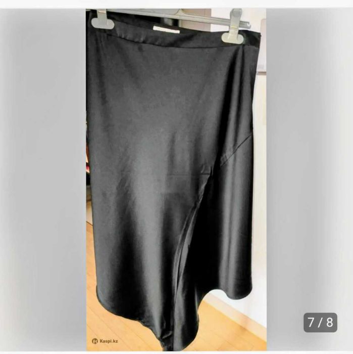 Продам новую атласовую юбку миди