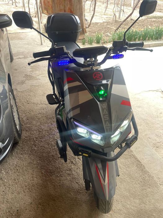 Skuter sotiladi 1.500w akumlatori narxi 540$