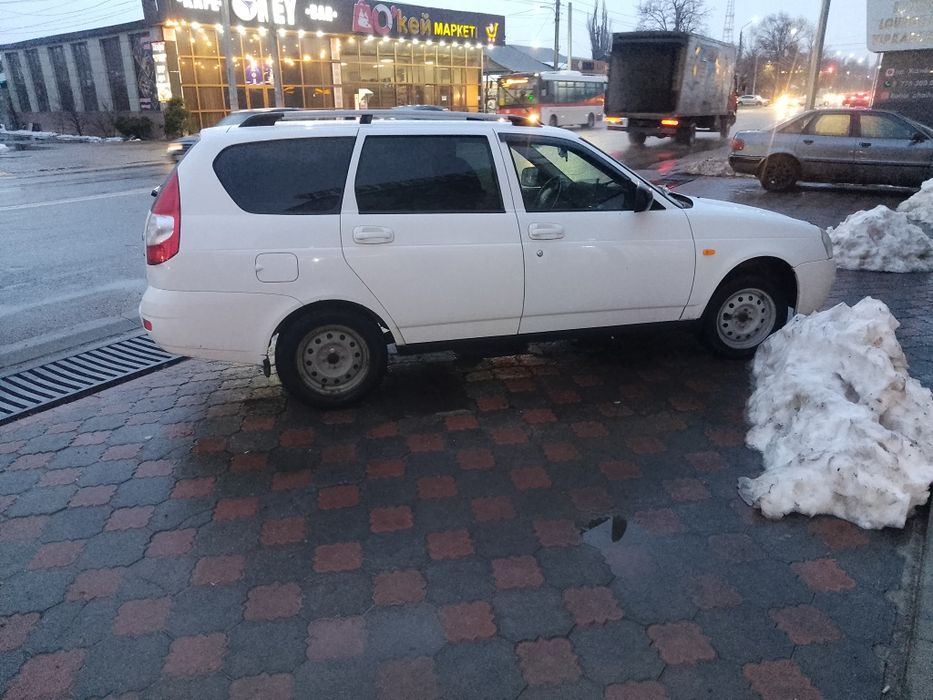 Продам Приору универсал