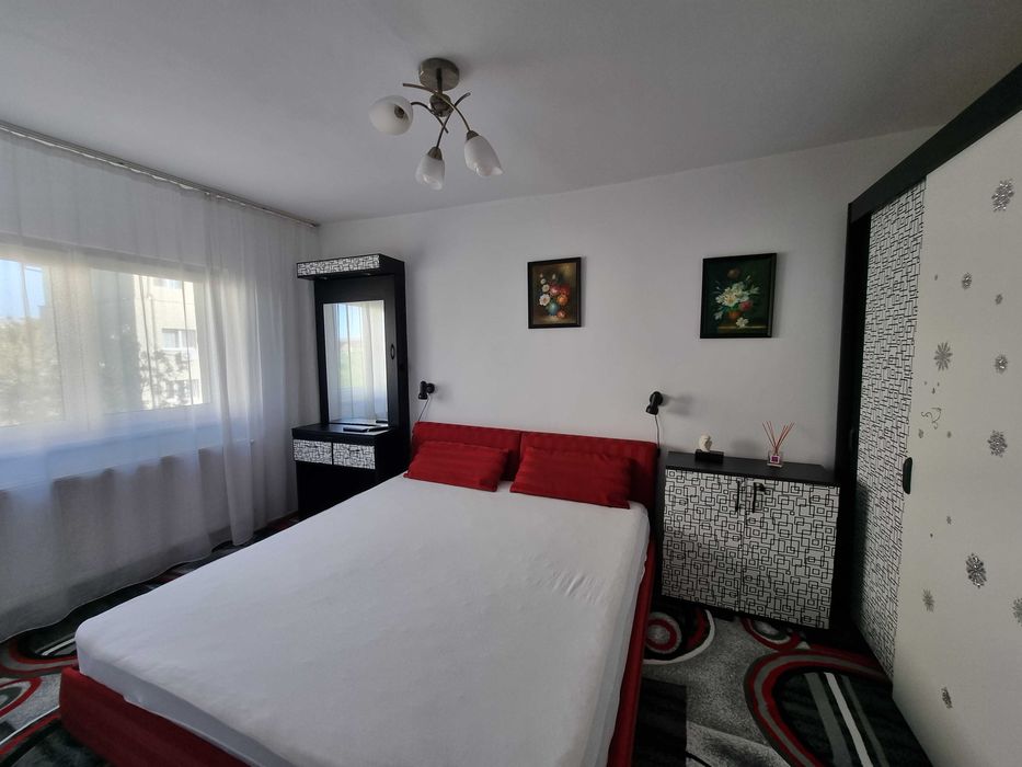 Proprietar inchiriez apartament 3 camere, centrala pe gaz, zona Girocului Lidia/Martirilor