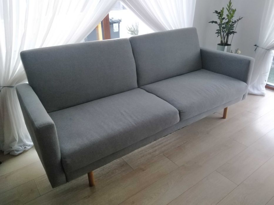 Vand canapea 3 locuri, extensibila, culoare gri.