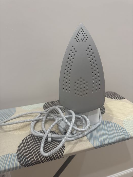 Продается утюг BRAUN