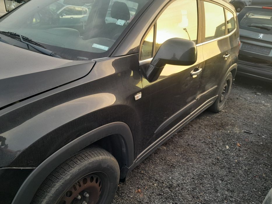 Продавам шевролет орландо на части