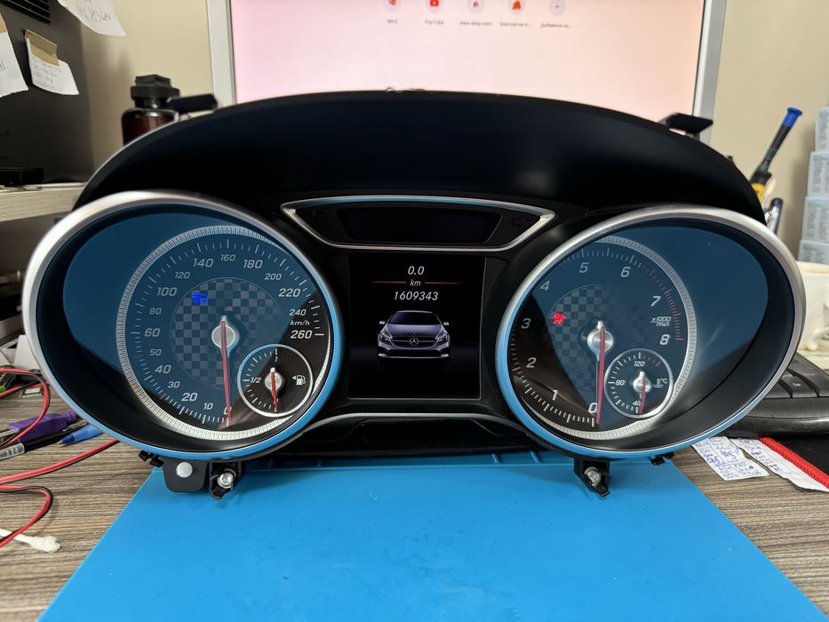 Километраж Mercedes a class w176 с фон осветление.