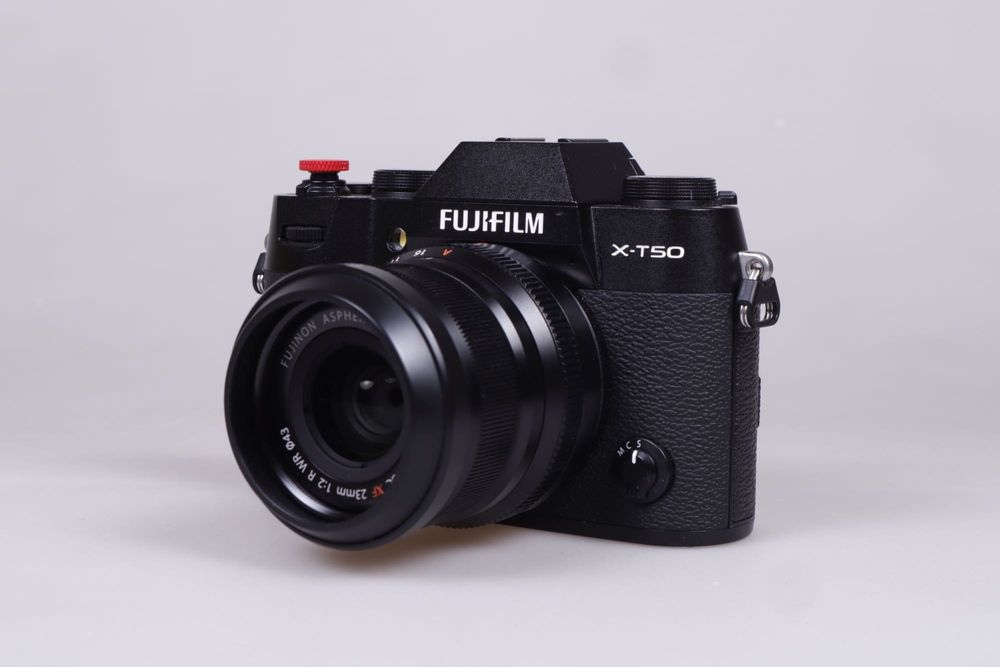Фотоапарат Fujifilm X-T50 и обектив Fujifilm Fujinon XF 23mm