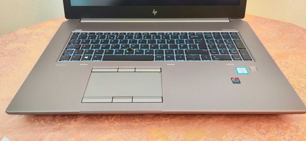 HP ZBook 17 DreamColor/Core i7-9750H/RTX 4000 8GB/32GB RAM/1TB SSD