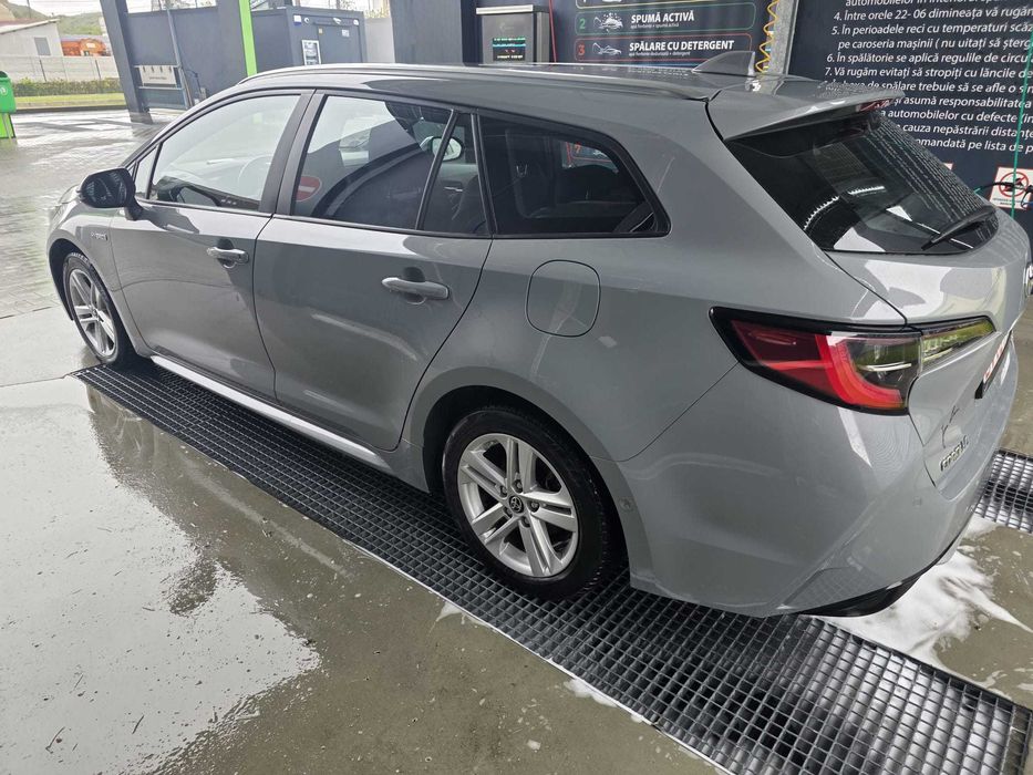 Toyota Corolla break 2021 2.0 hybrid