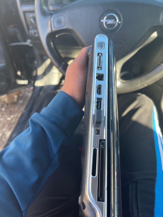 Vând leptop HP adus din Belgia laptopul se prezintă foarte bine arată impecabil