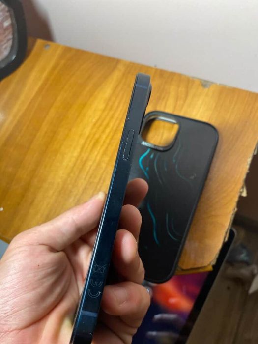 iPhone 13 cu husă mobil fox cadou!