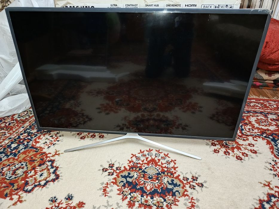 Samsung Full HD TV 43диагональ