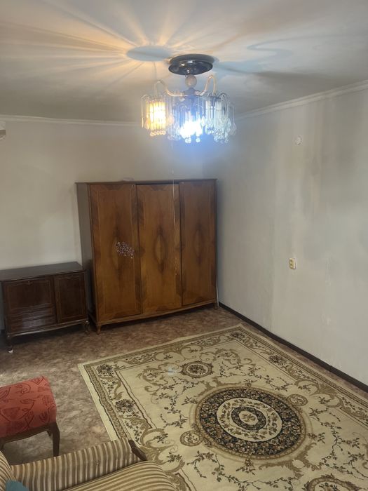 Продаю 1 ком кв район Универмаг